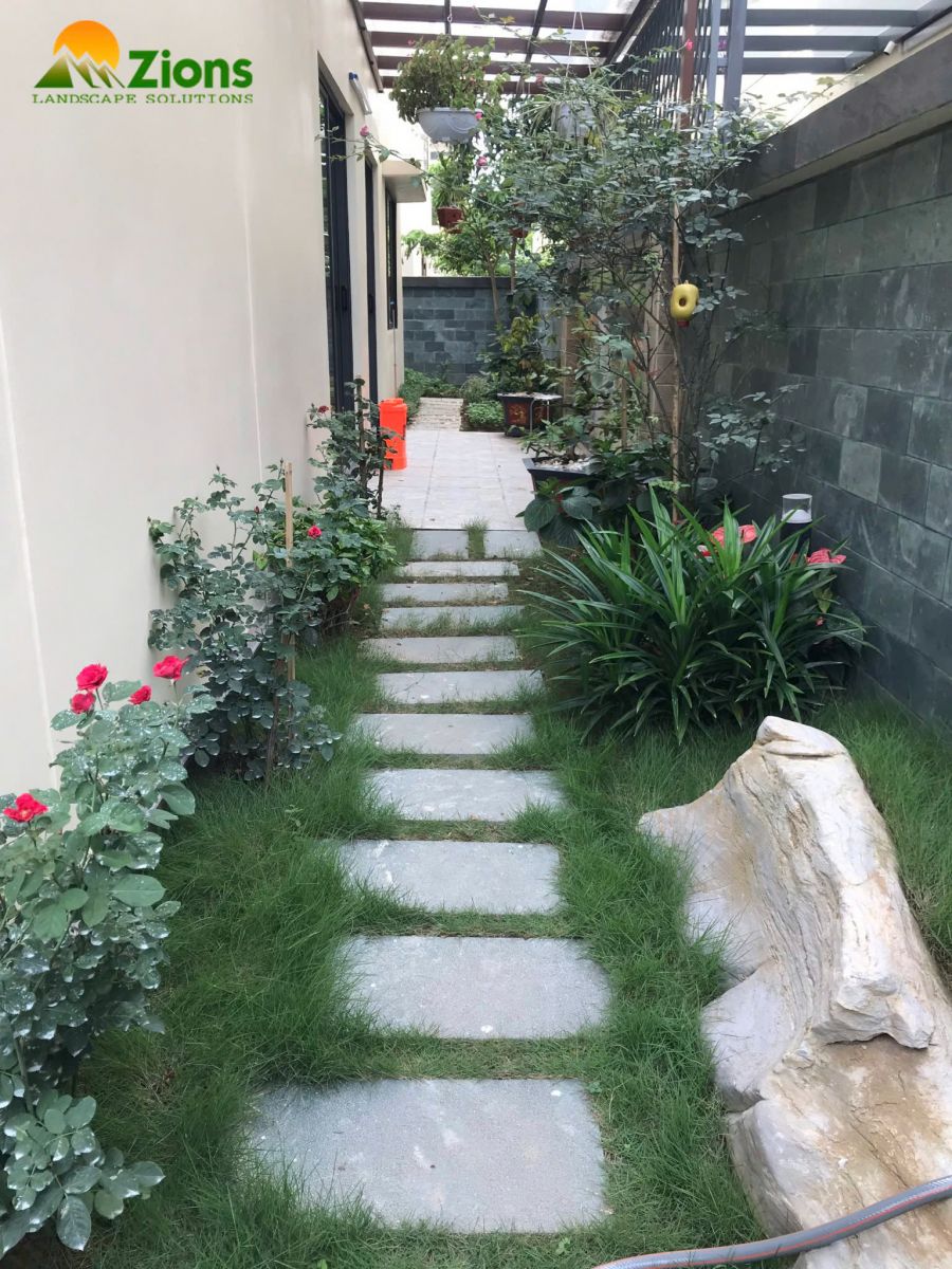 Vườn bên hông nhà tại Gamuda